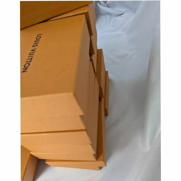 Authentic Louis Vuitton 1 Box for Wallet [ Price per Box] 165-121924 - Picture 14 of 16
